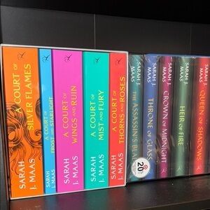 Sarah J. Mass Book Set • ACOTAR & TOG Sets
